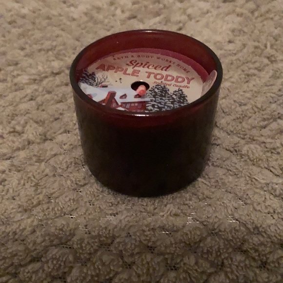 Bath & Body Works single wick mini candle - Picture 2 of 2